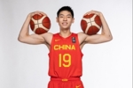 媒体人：能回到巅峰水平的崔永熙 在攻防两端都是中国男篮所需的